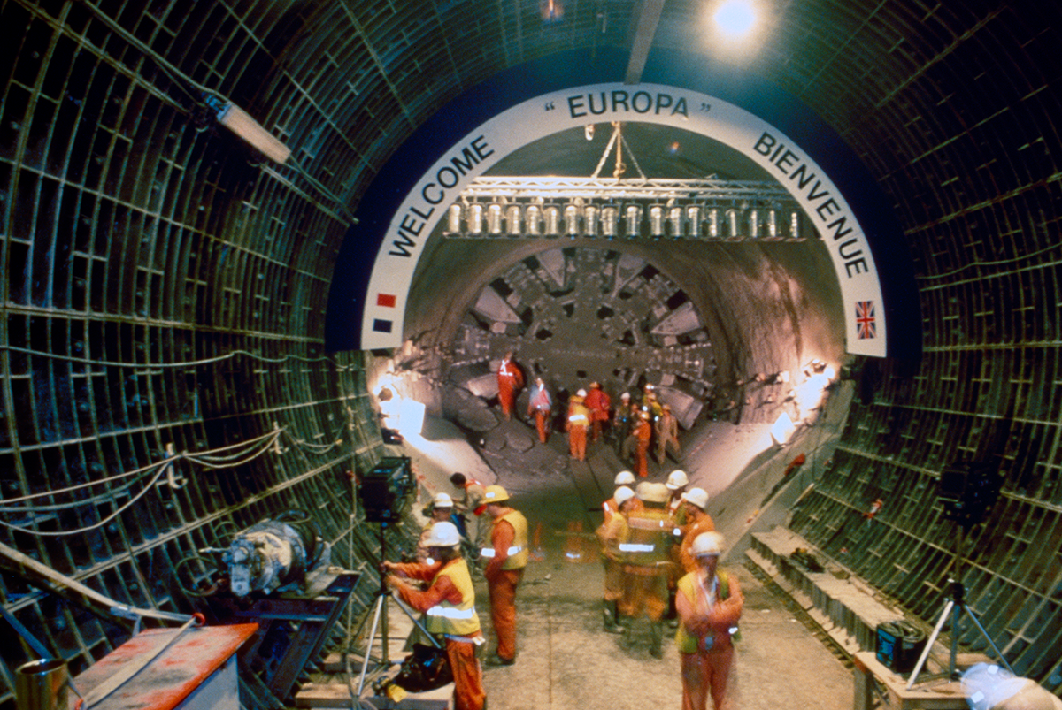 世界記録を残した川崎重工のトンネル掘削機 Answers アンサーズ つぎの社会に向かうkawasakiのこたえ 川崎重工業